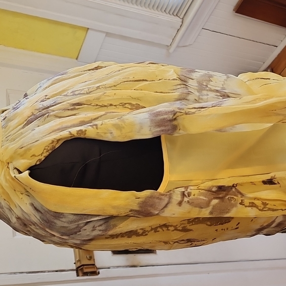 Luluria size Large Beautiful polyester see through,lining inside short sleeve - Picture 5 of 11